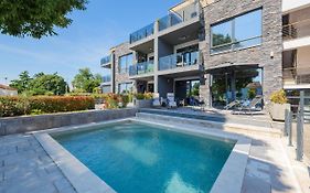 Apartment Monika With Private Pool In Porec
